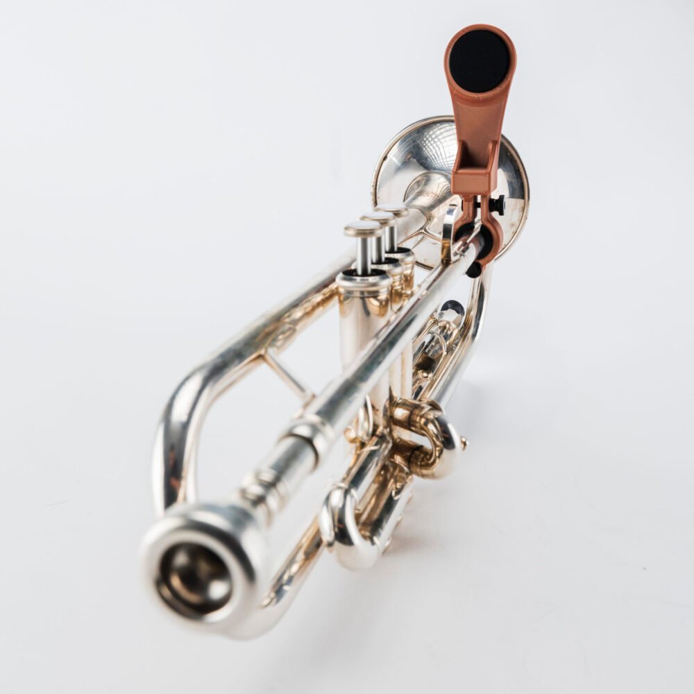 atril-de-trompeta-para-movil-cobre