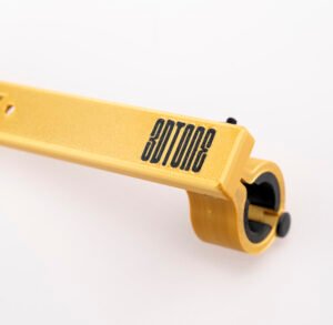 atril-para-movil-dorado-trombon