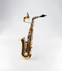 atril-de-saxofon-para-movil