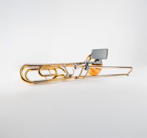atril-trombon-movil-plateado
